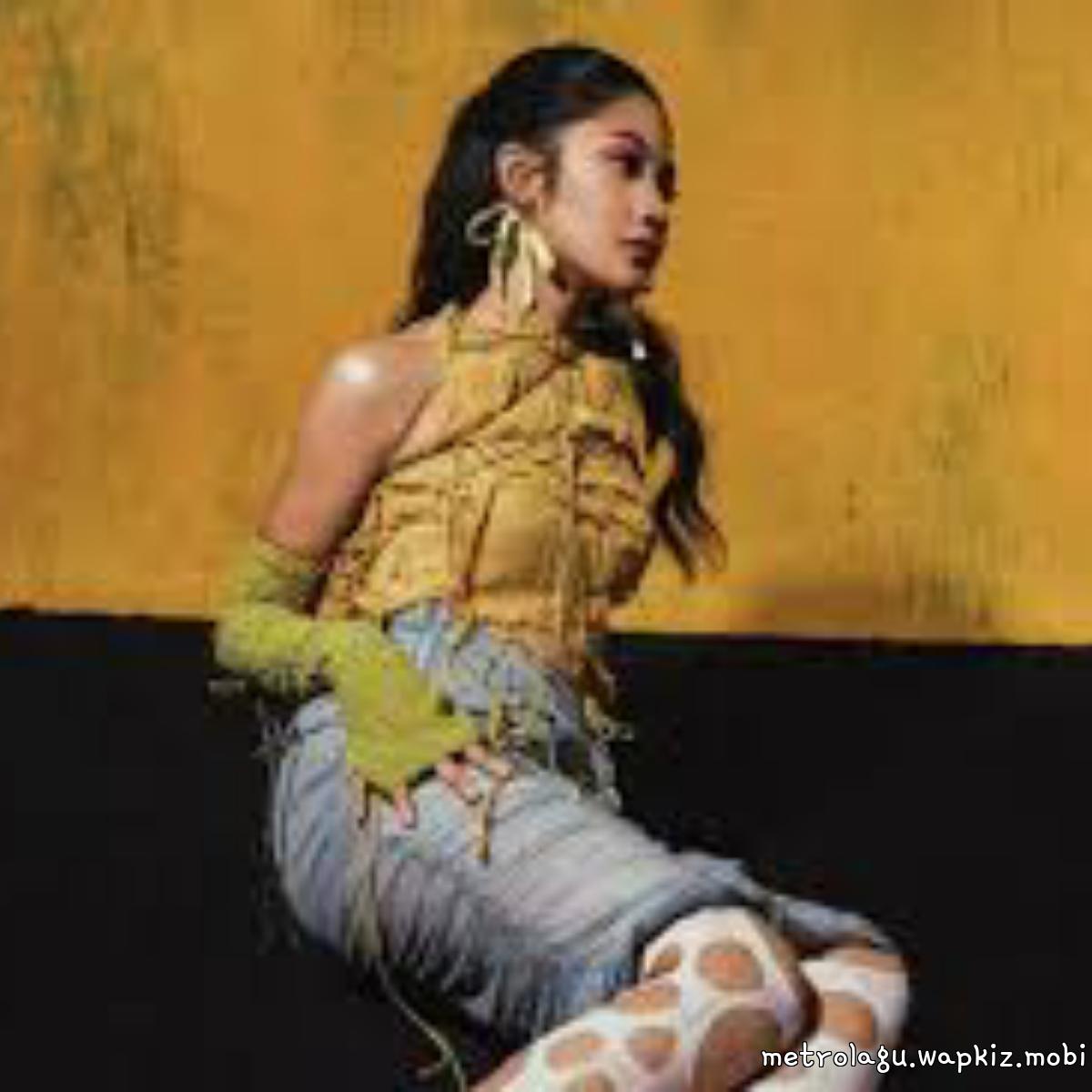 Cover album Satu Titik Dua Koma dari Maisha Kanna di Matikiri