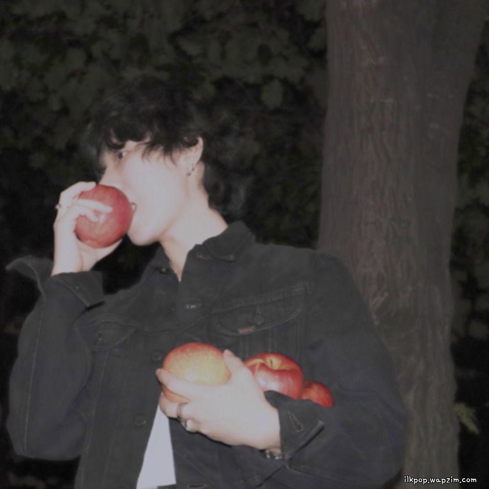 Young Denim Riot - A flushed face.mp3