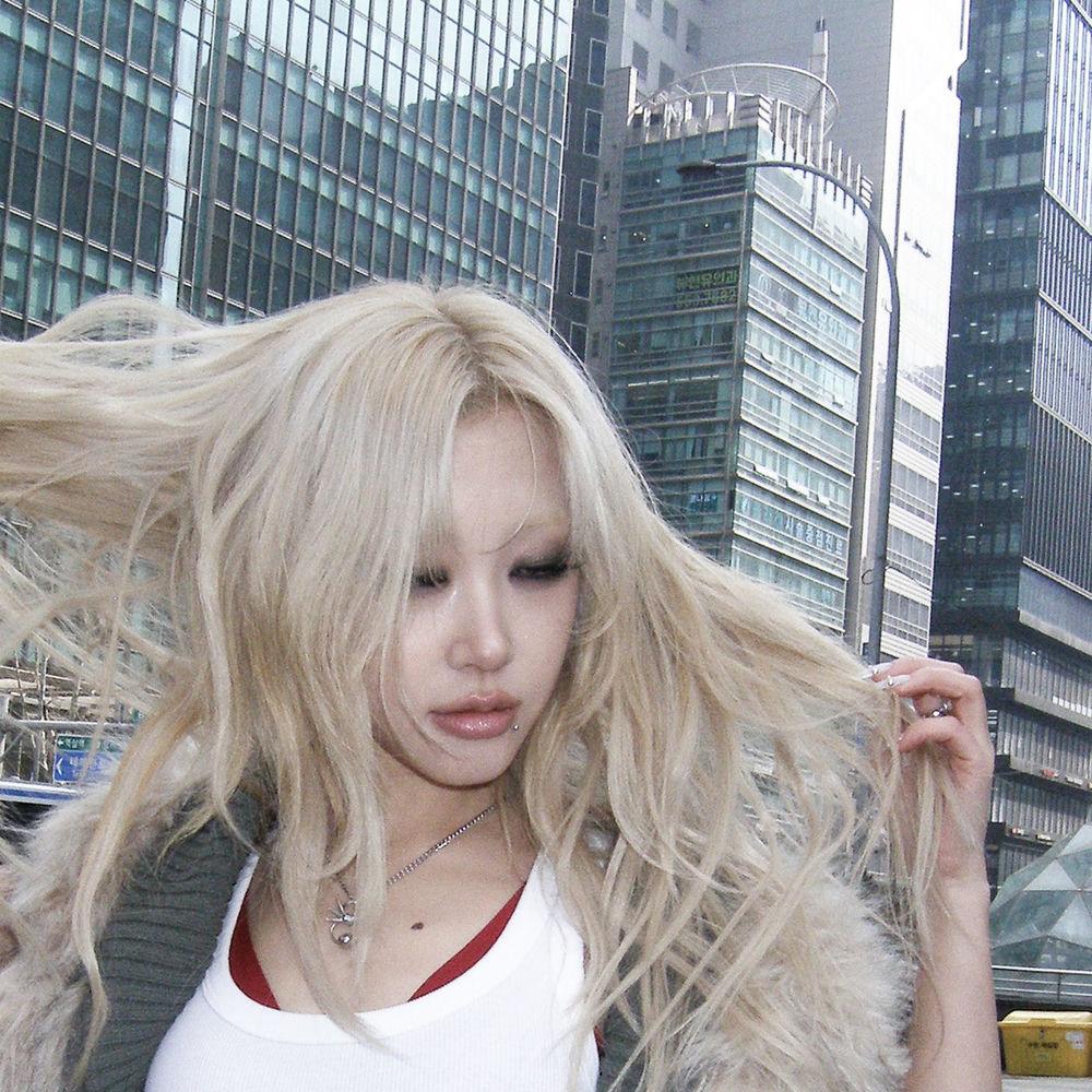 Cover album seriously unserious dari HEYOON di Matikiri
