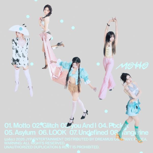 Cover album Motto dari ITZY di Matikiri
